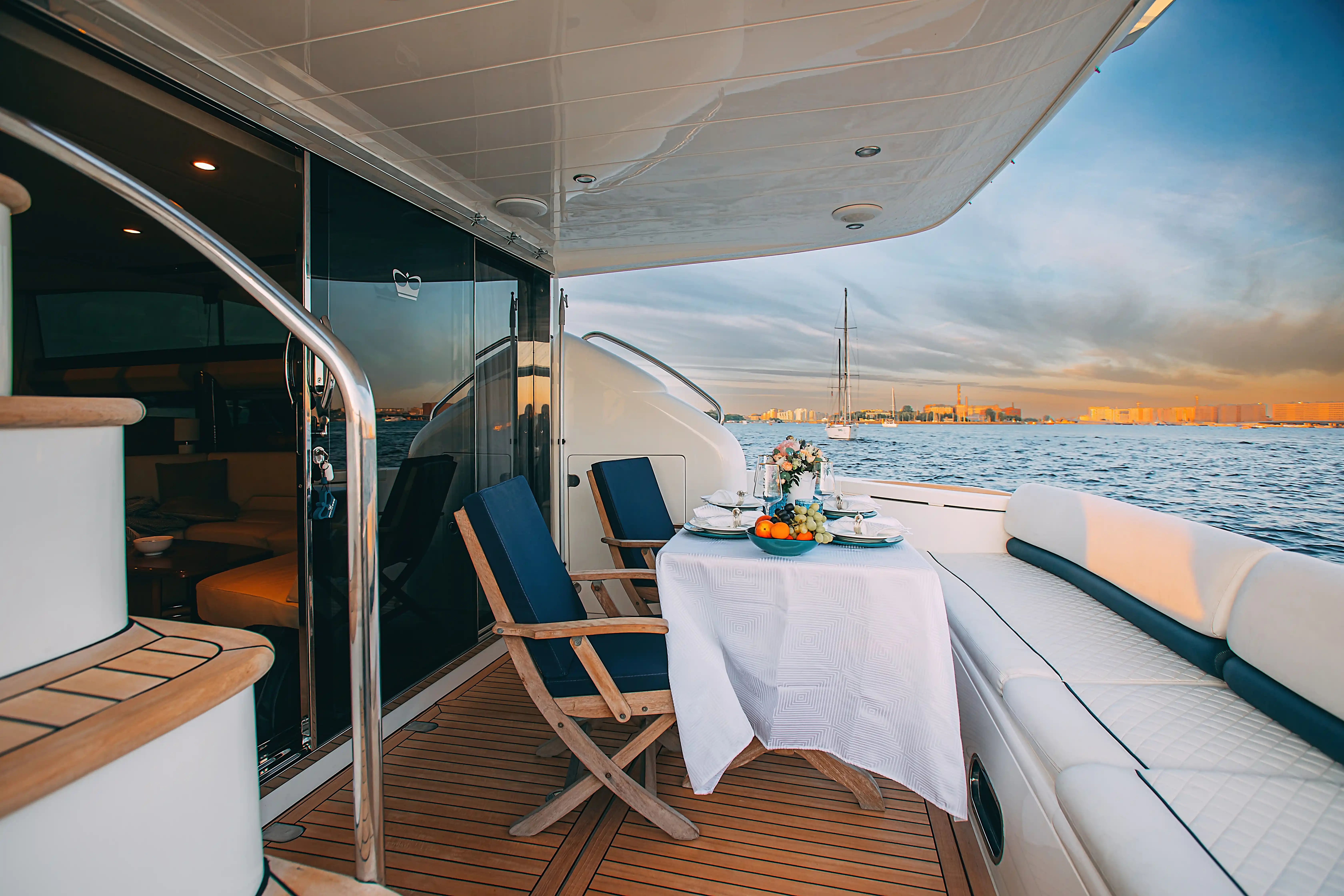 Яхта Princess 57 Esperanza image- 11